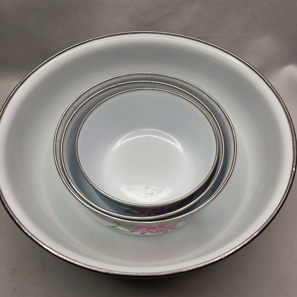 Vintage White Metal Enamel Nesting & Mixing Bowls Mixed Lot of 4 Bowls Kobe - Picture 2 of 7